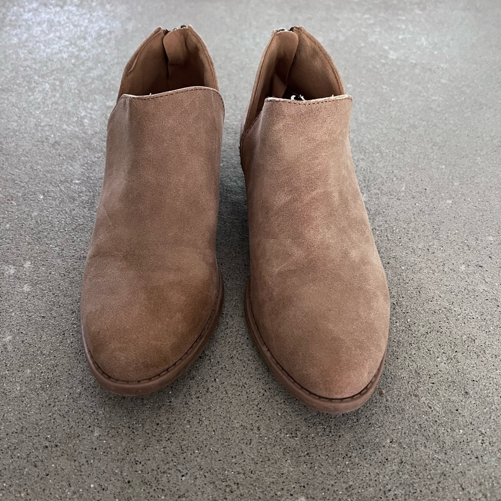 Ankle booties